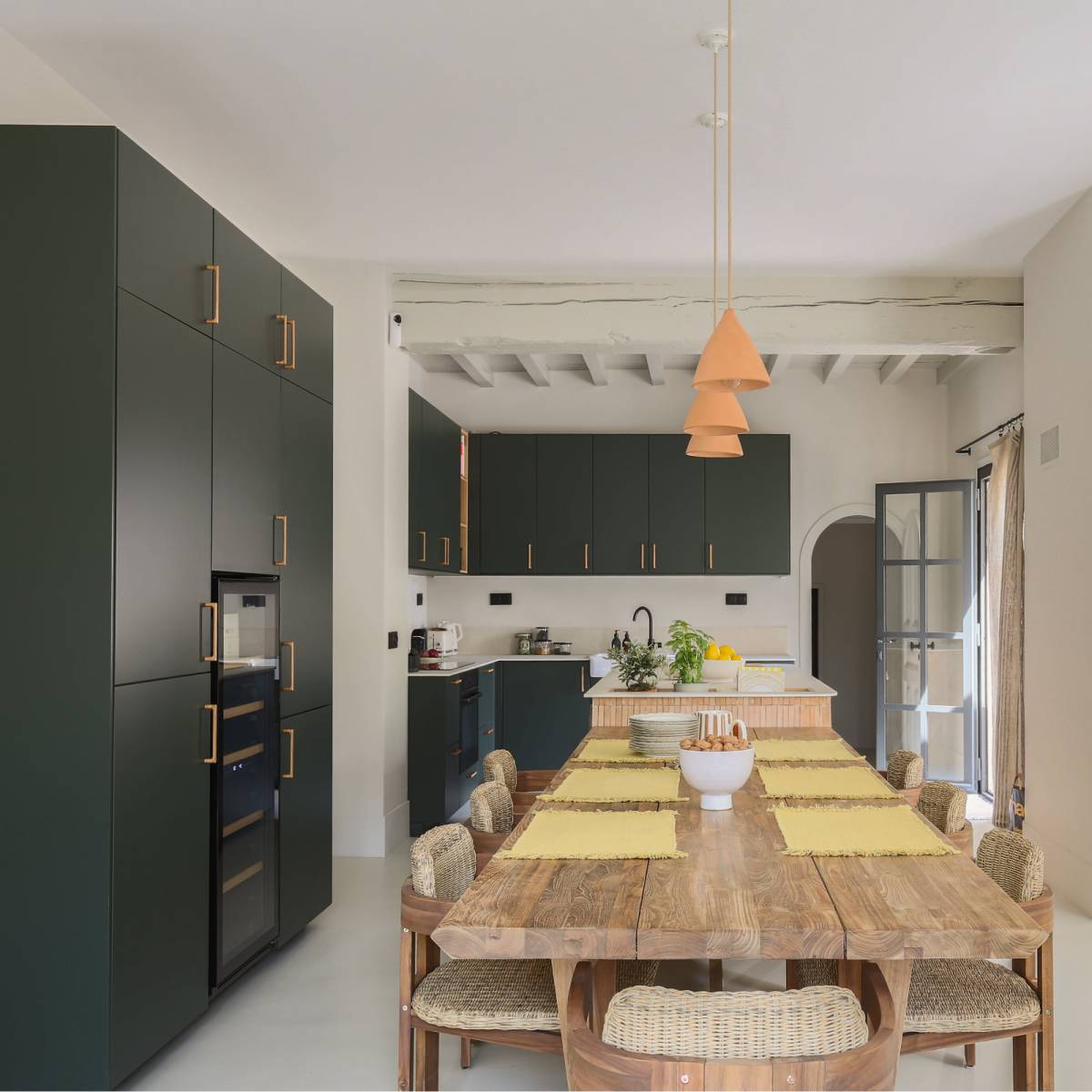 Votre agence d’architecture d’intérieur pour la rénovation haut de gamme de votre villa provençale dans les Alpilles.