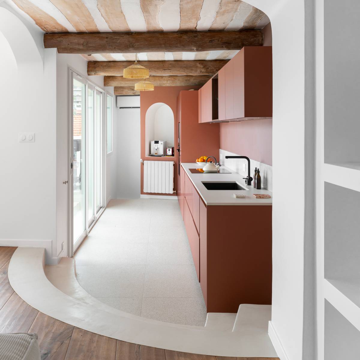 Réaménager un petit espace avec mobilier sur mesure et décoration élégante pour maximiser chaque mètre carré disponible à Aix-en-Provence et les Bouches-du-Rhône